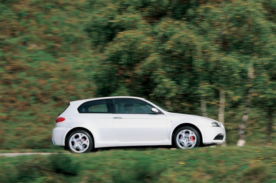  Alfa Romeo 147 GTA 2002 года  (фото 30 из 70)